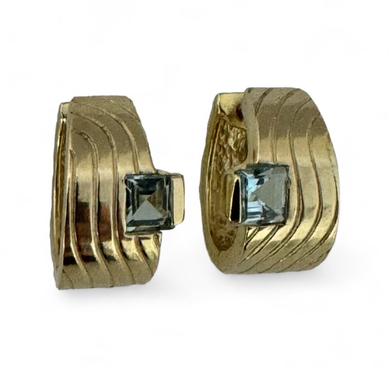 Scharniercreolen 333/- Gelbgold mit Blautopas 15 x 7,5 mm