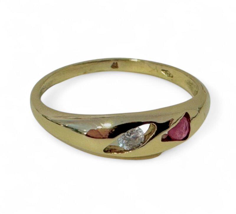 Damenring mit Rubin und Zirkonia 333/- Gelbgold Gr. 52