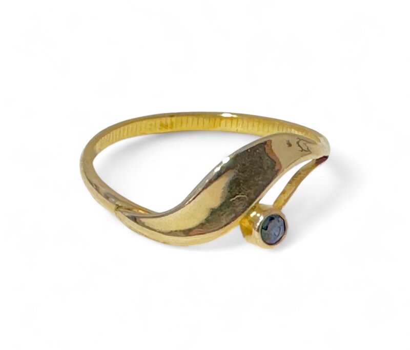 Damenring mit Saphir 333/- Gelbgold Gr. 56
