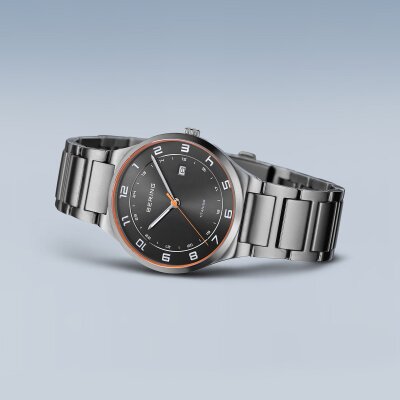 BERING Herrenuhr Titanium 15139-709