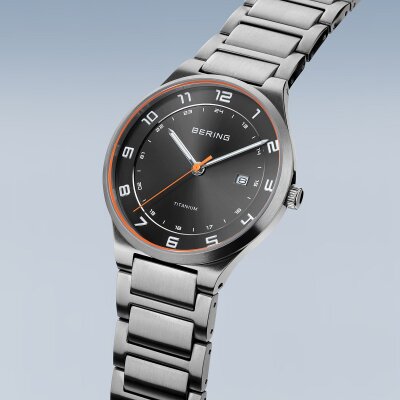 BERING Herrenuhr Titanium 15139-709