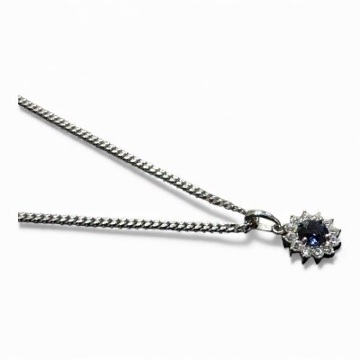 Kettenanhänger 333/-Weißgold Saphir / Zirkonia...